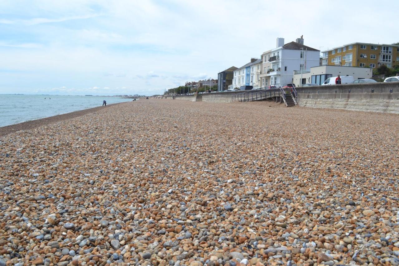 Fairlight View Apartment Folkestone Exterior photo